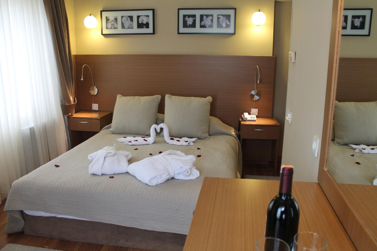 Bedroom 3, Buyuk Sahinler Hotel, Fatih