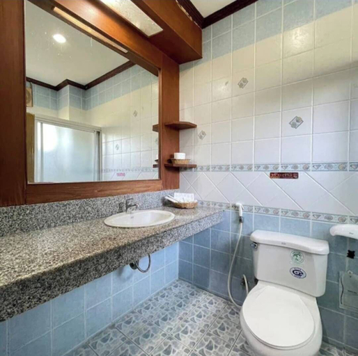 Bathroom 3, Seaview Resort, Klaeng
