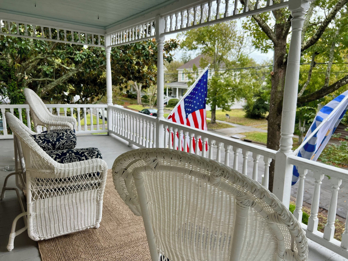 Terrace/patio 3, Ann Street Inn & Garden, Carteret