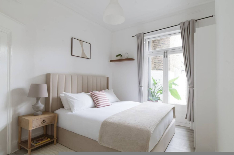 Room 3, Brook Green Stylish 2 bed, London
