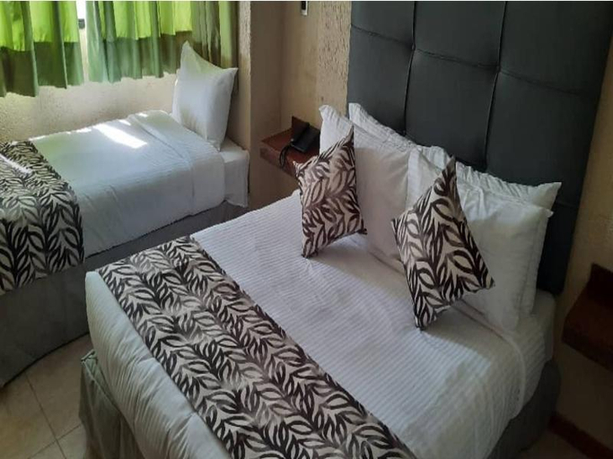 Bedroom 5, Miramar Suites, Vargas