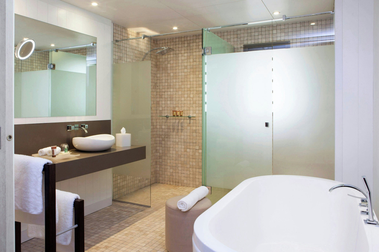 Bathroom 5, Le Domaine Deva, Series by Marriott, Bourail