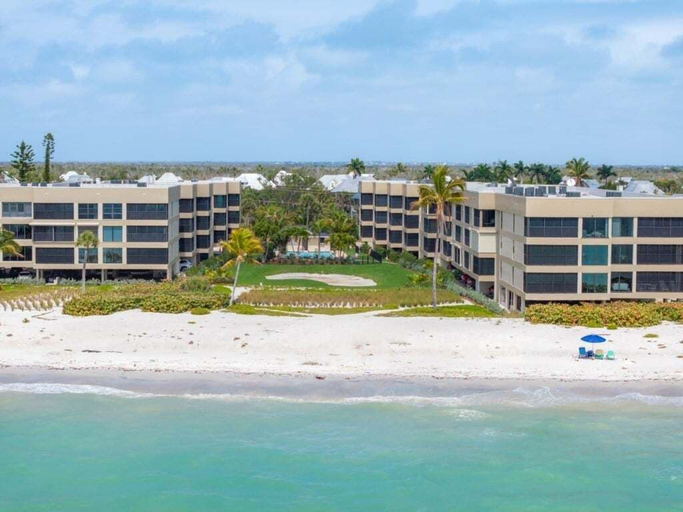 Beach 4, Kings Crown Unit 217 2 Bedroom Condo, Lee