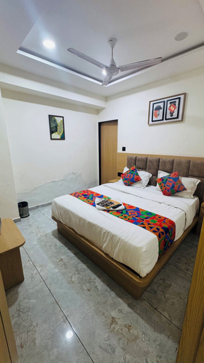 Room 4, Hotel sun town, Ahmadabad