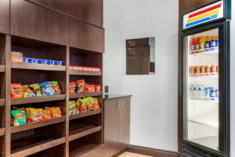 Food & Drinks 5, Comfort Inn & Suites, Berrien