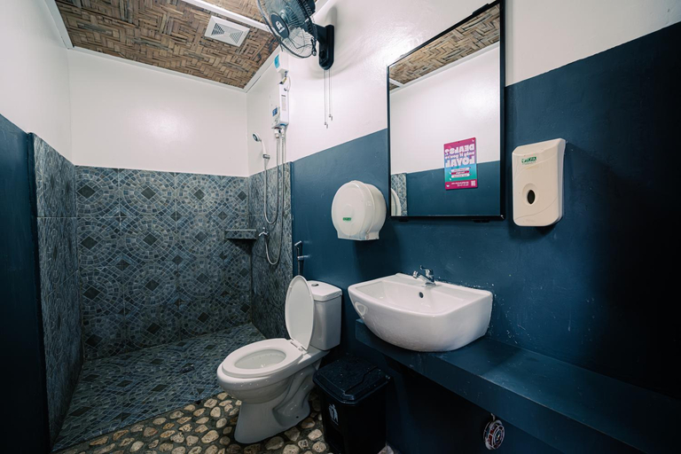 Bathroom 5, Mad Monkey Hostel Siargao, General Luna