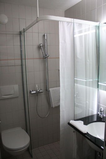 Bathroom 3, Restaurant Hotel Rüttihubelbad, Konolfingen