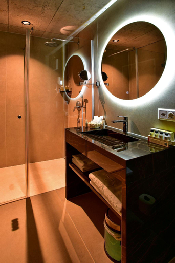 Bathroom 3, City Hotel Glarnerland, Glarus