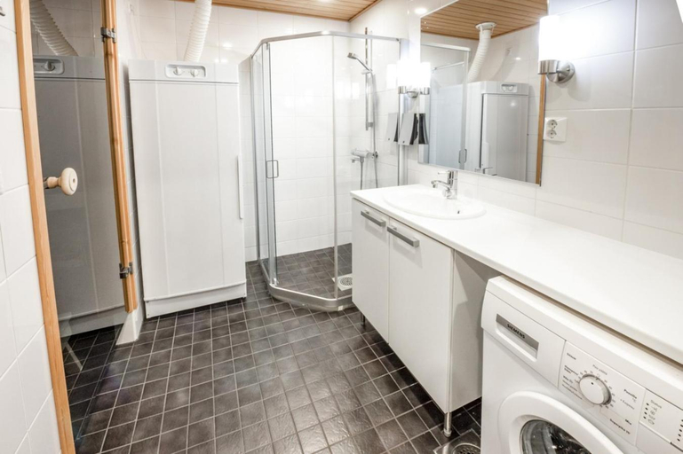 Bathroom 2, Ruka Ski Chalets, Northern Ostrobothnia