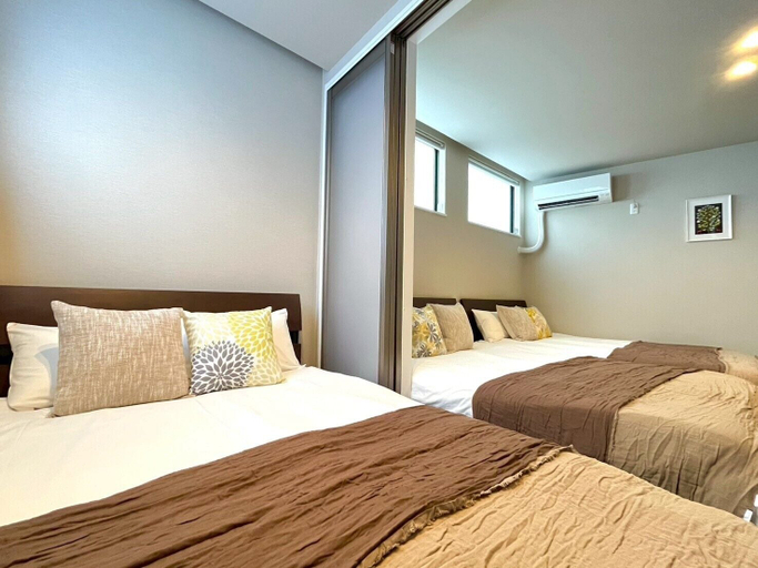 Room 5, Liaison Court Nishikujo Universal Bay 2, Osaka