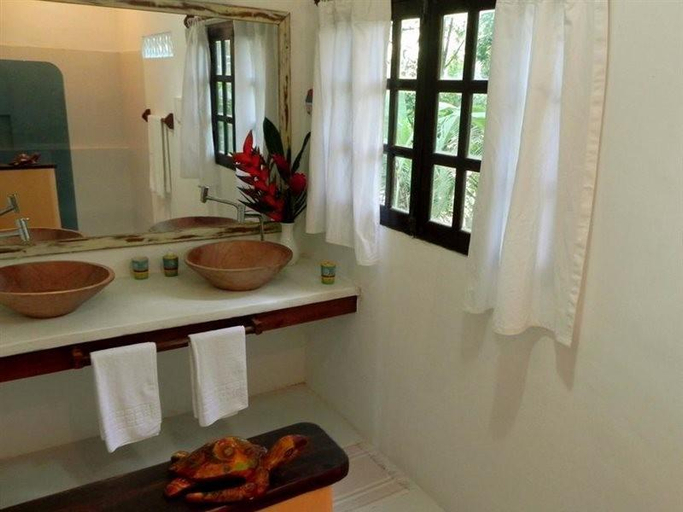 Bathroom 4, Pousada Calypso, Porto Seguro