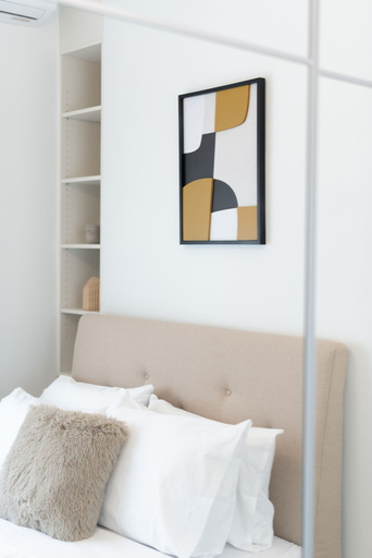 Room 2, LIV - Premium Pagrati Apartment with View, Attica