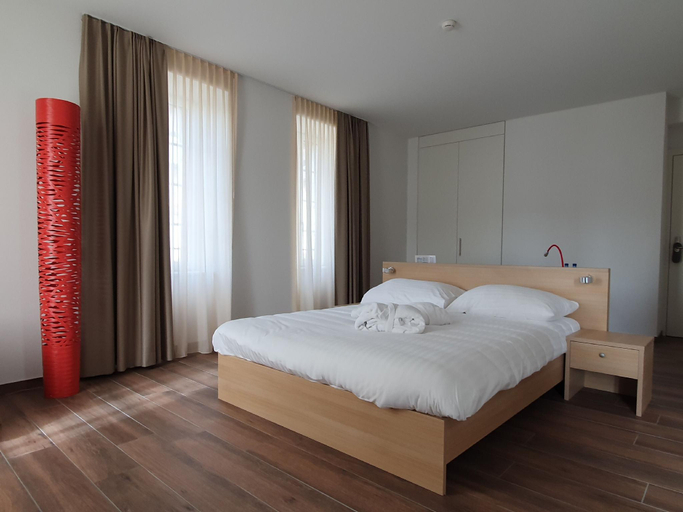 Bedroom 2, Hotel-Restaurant La Croix d'Or, Jura-North Vaudois