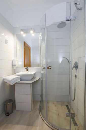 Bathroom 3, Wellness Hotel Laroba, Balatonalmádi