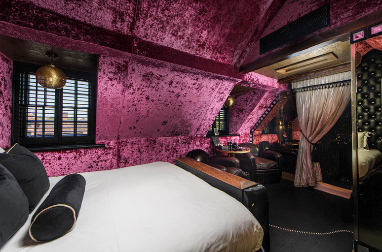 Bedroom 4, Crazy Bear Hotel-Beaconsfield, Buckinghamshire