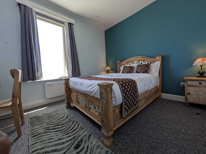 Bedroom 3, The Carlton Hotel, West Sussex