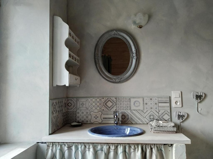 Bathroom, Côté chapelle, Alpes-Maritimes