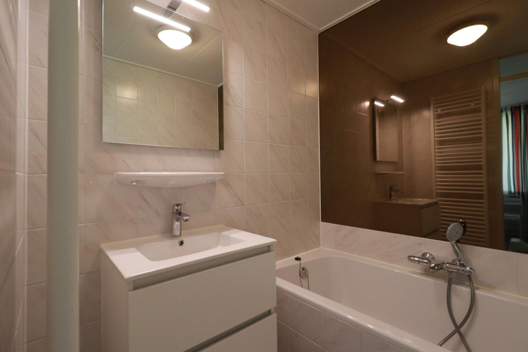 Bathroom 3, Elegant Waterfront Bungalow With Jetty, Wûnseradiel