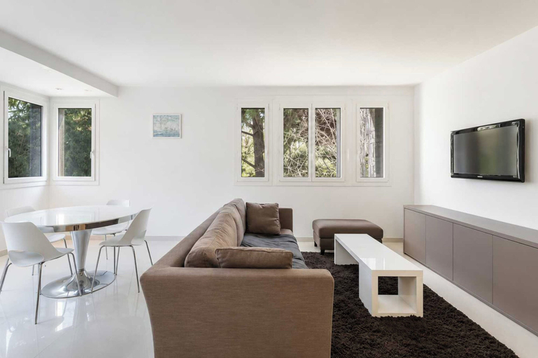 Living area 4, A/C Apartment 2bdr/6p sea View- St-tropez, Var