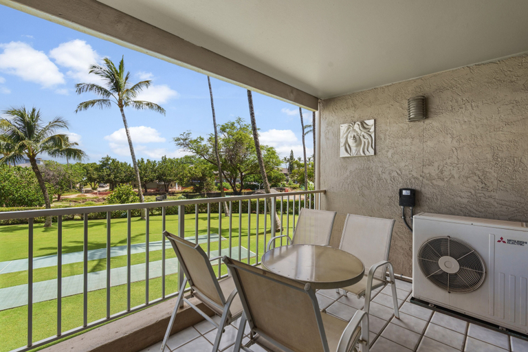 Outdoor dining 3, Menehune Shores, #206 2 Bedroom Condo, Maui