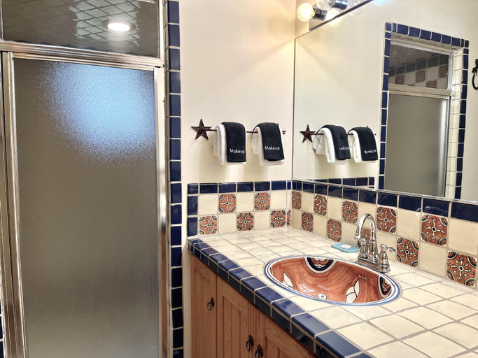 Bathroom 4, Hacienda del Sol Historic Bed & Breakfast, Taos