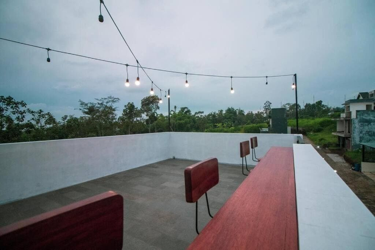 Terrace/patio 5, Cozzy Villa Zast, Malang