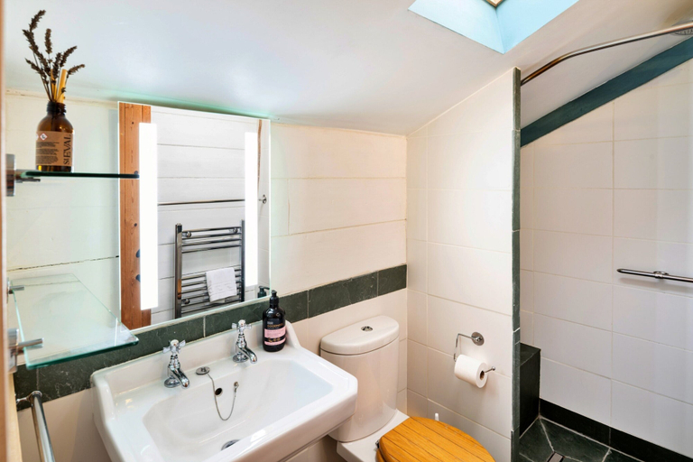 Bathroom 3, Romantic Lyme Regis Couple's Hideaway, Devon