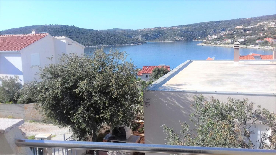 Others 5, Apartments Ivana, Marina
