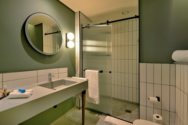 Bathroom 5, Courtyard Hotel Waterfall City, City of Johannesburg