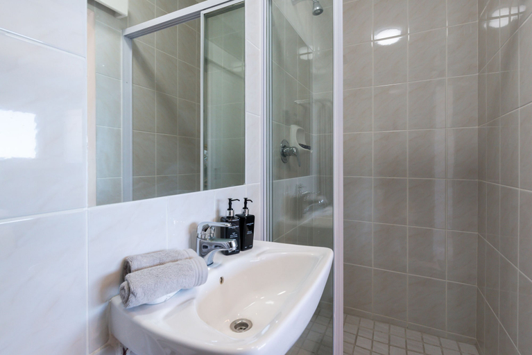 Bathroom 4, Lagoon Beach Penthouse, City of Cape Town