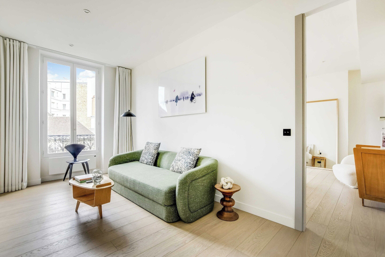 Living area 2, Design Apartment 1br/4p - Le Marais, Paris