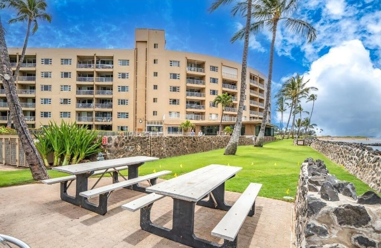 Exterior & Views, Menehune Shores, #623 2 Bedroom Condo by RedAwning, Maui
