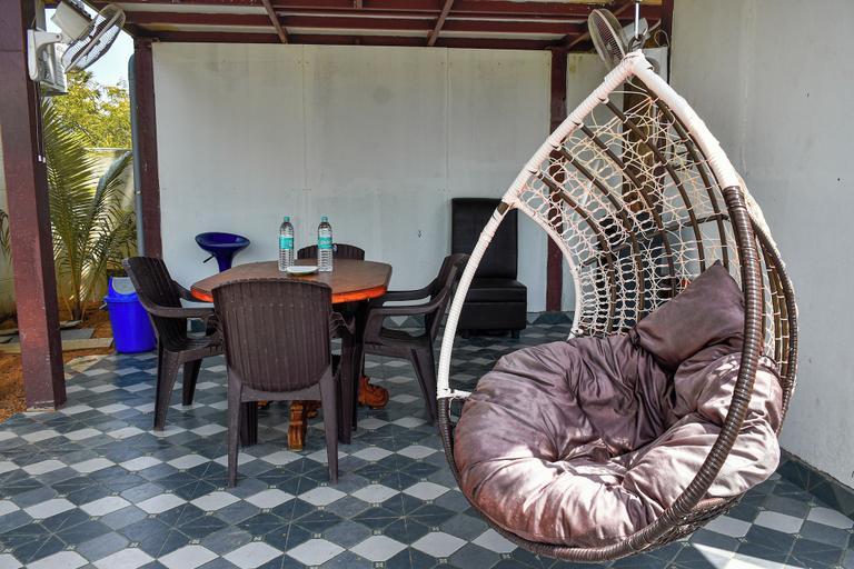 Outdoor dining 3, Palm tree Villa Homestay, Sivaganga