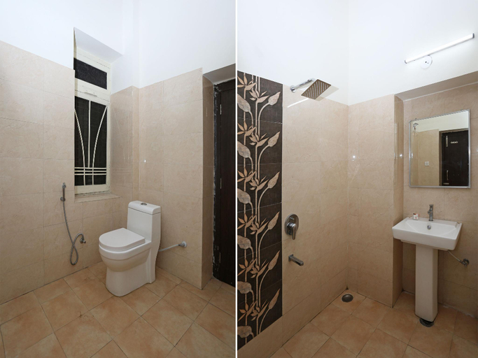 Bathroom 3, Hotel Navrang, Kota