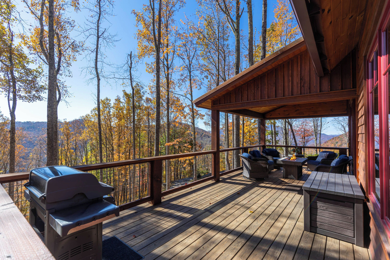 Interior 4, Mountainaire at Eagles Nest, Avery