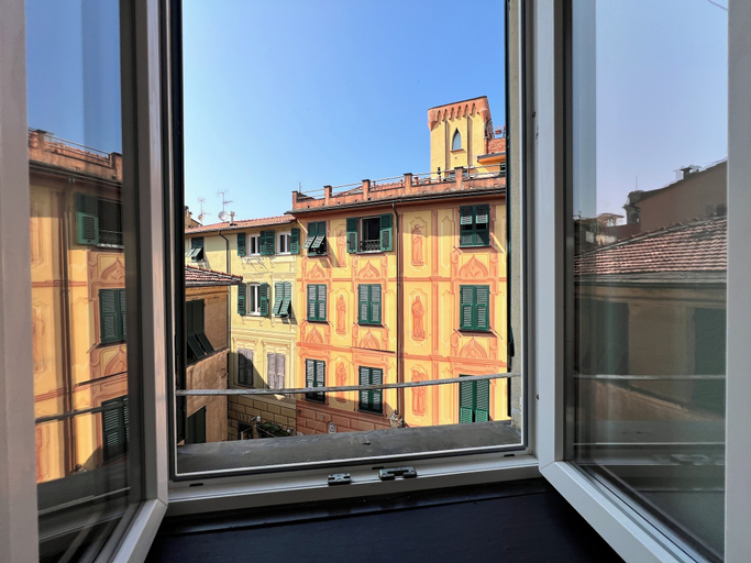 Interior 3, CASA DEL POZZO, Genova