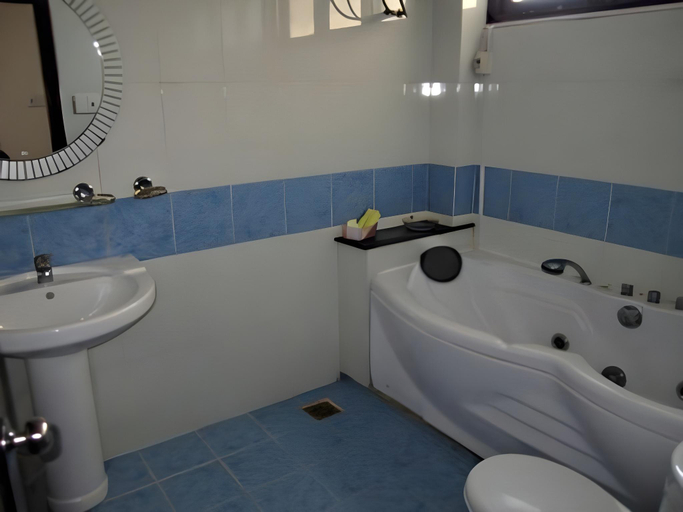 Bathroom 2, Thuy Duong Hotel, Vũng Tàu