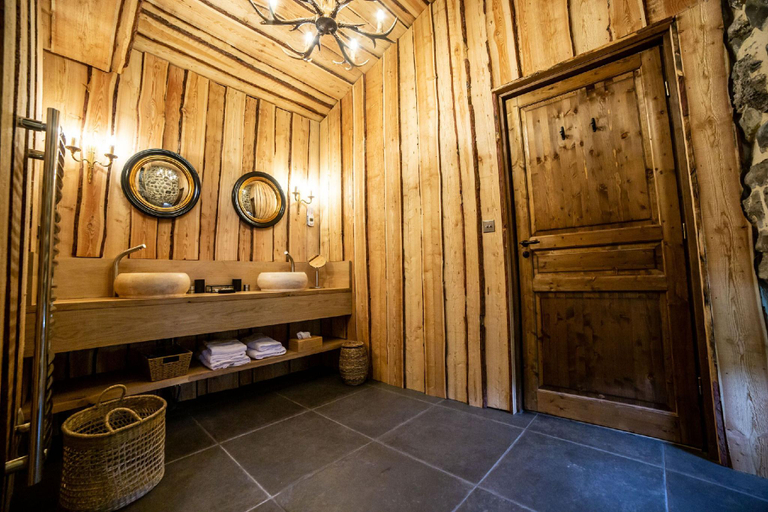 Bathroom 4, Château de Saint Vidal, Haute-Loire