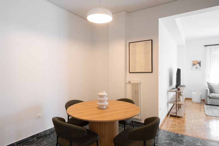 Room 3, LIV - Premium Pagrati Apartment with View, Attica