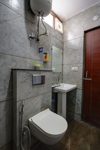 Bathroom 3, Elite Stay Near Yashobhoomi Dwarka, Delhi