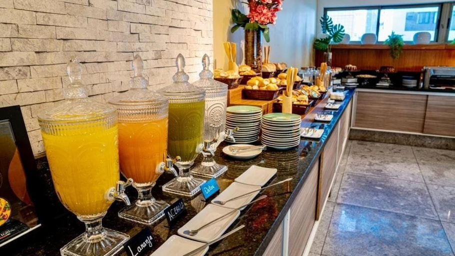 Food & Drinks 5, Beach Class Executive por Yolo, Recife