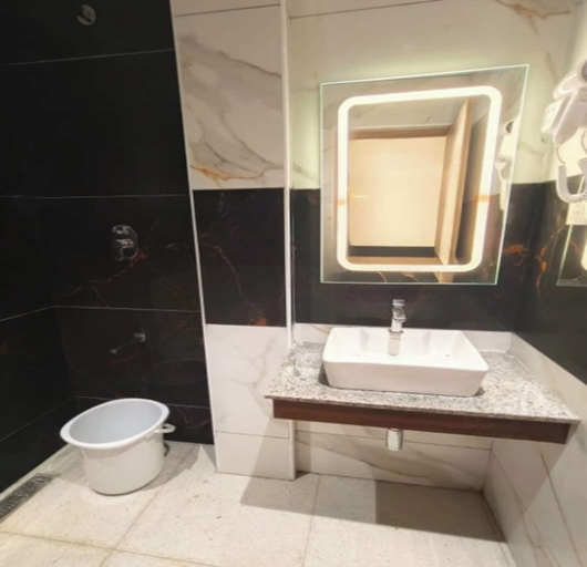 Bathroom 5, Hotel Orange Orchid, Tirunelveli
