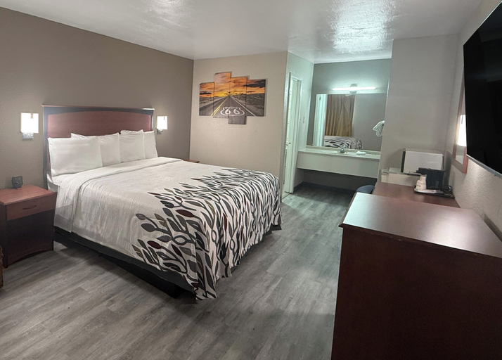 Bedroom 3, Red Roof Inn Shamrock, Wheeler