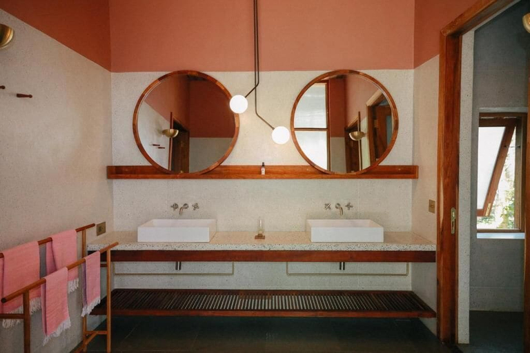Bathroom 3, kizikula, Kusini