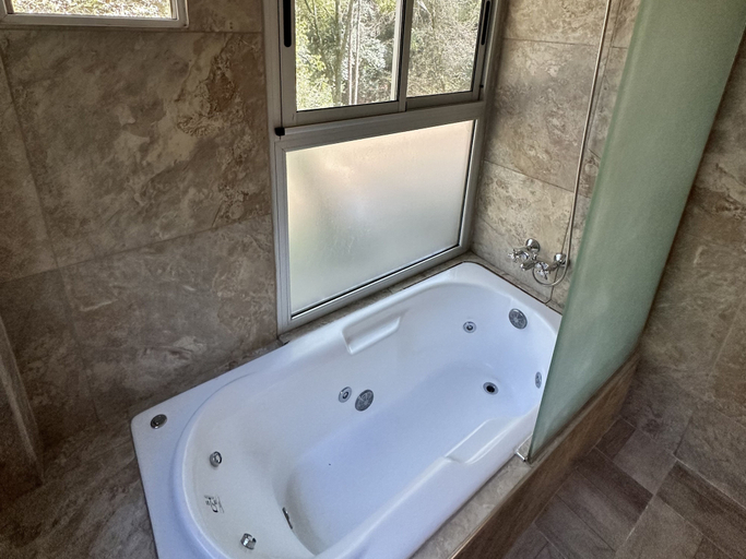 Bathroom 3, Eco Lodge de la Selva, Capital
