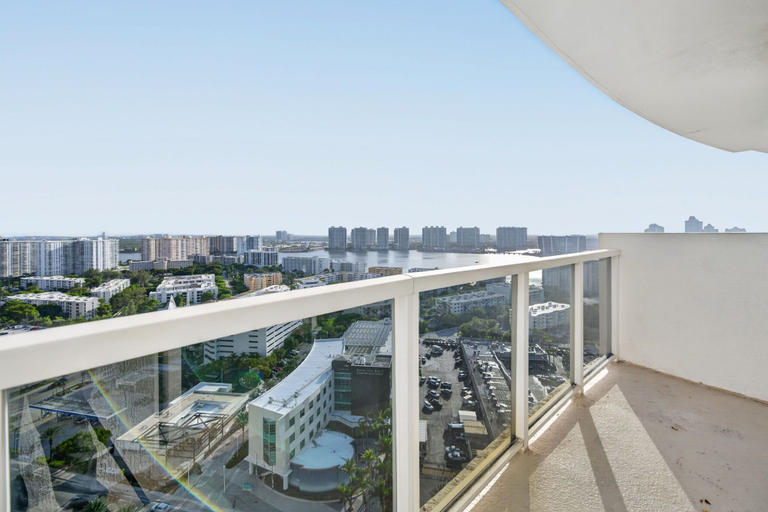 Lanai, Luxury Beachfront Escape, Sunny Isles, Miami-Dade