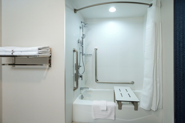 Bathroom 5, Fairfield Inn & Suites by Marriott North Bay, Nipissing