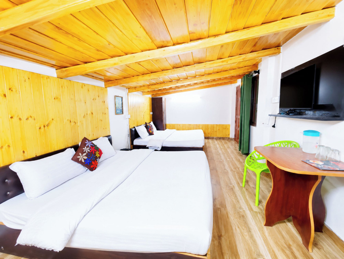 Room 4, Premium Hotel Naini R Residency, Nainital