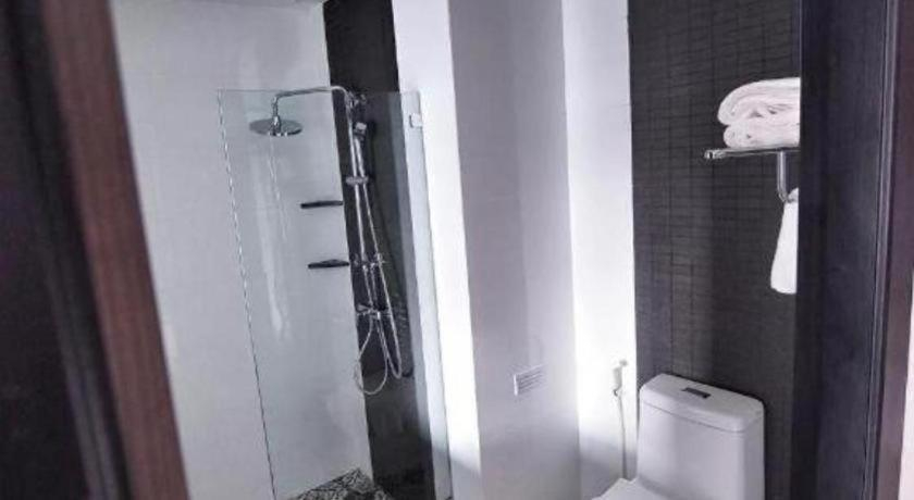 Bathroom 3, Sleep With Me Pattaya, Pattaya
