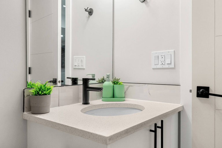 Bathroom 2, Latobir Modern,stylish 2BR Suite Private Entrance, Division No. 6